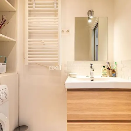 Guestready - Chic And Sunlit Near Montmartre * Париж